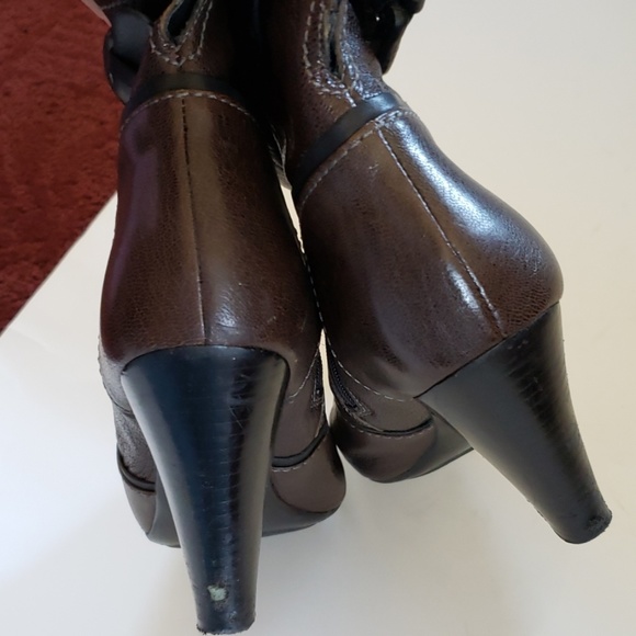 40. CARESSA leather brown zippered bootie size 7 1/2 - Picture 5 of 6